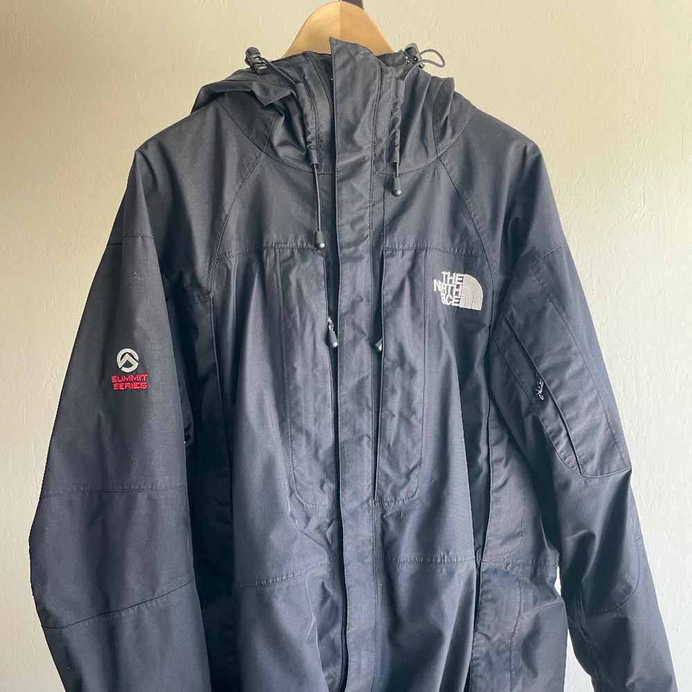 Men's Vintage North Face Gore-Tex Summit Series Jacket (Size L)
